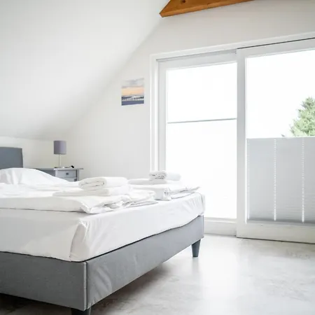 Kapitaenshaus - Boje *