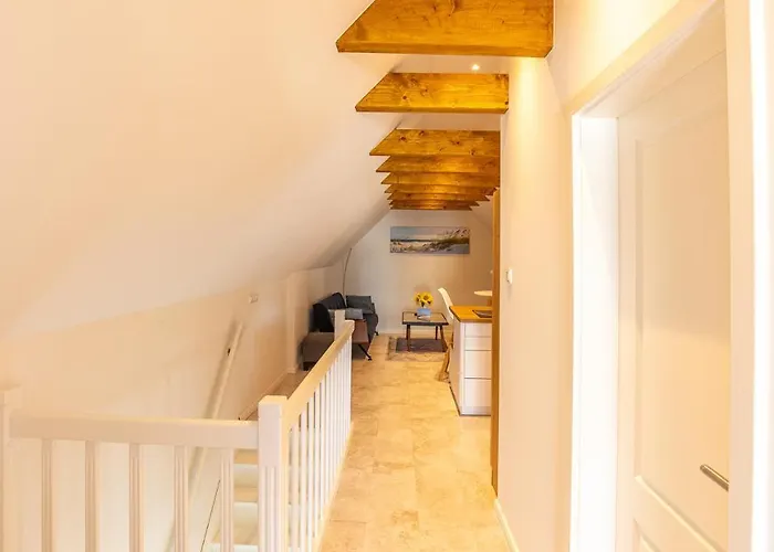 Kapitaenshaus - Boje