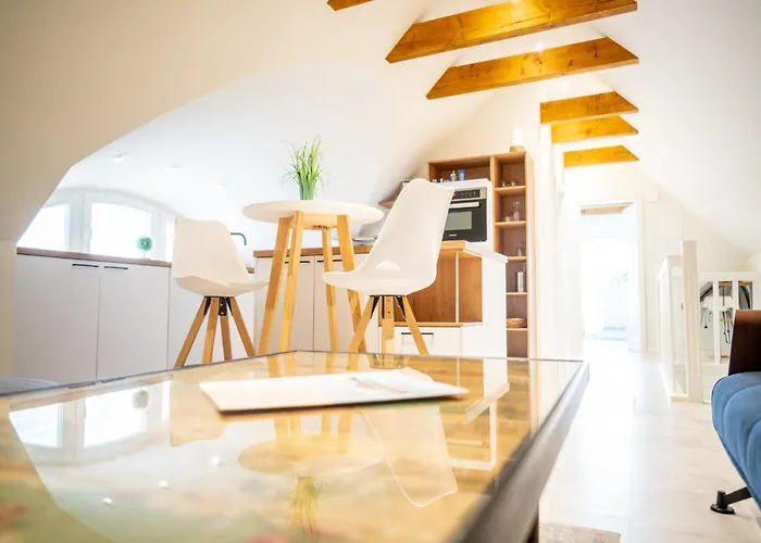 Kapitaenshaus - Boje *